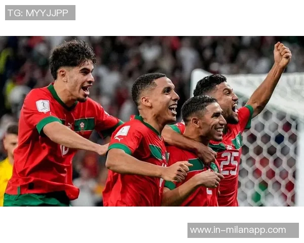 阿什拉夫在社交媒体上庆祝摩洛哥晋级非洲杯四强的辉煌时刻 阿什拉夫在社交媒体上庆祝摩洛哥晋级非洲杯四强的辉煌时刻