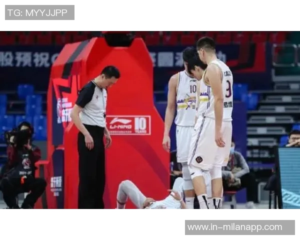 篮网宣布裁掉曾凡博感谢陪伴祝愿他早日康复重返赛场